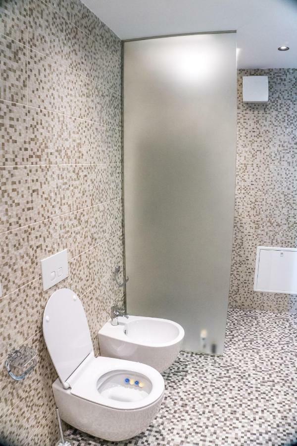 Venere Tirana Suite Luaran gambar