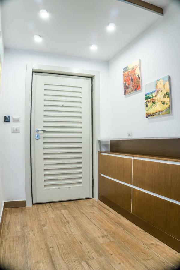 Venere Tirana Suite Luaran gambar